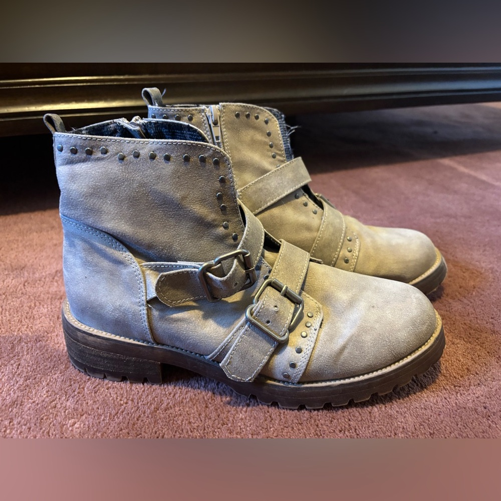 Very G Women's Buckle Strap Ankle Boots - Tan